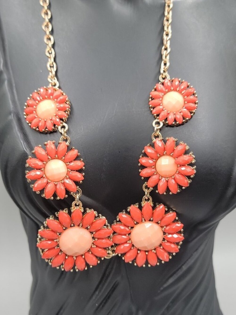 J. Crew Coral Orange Daisy Flower Bib Statement Necklace Gold Tone Lucite Resin - Picture 2 of 8